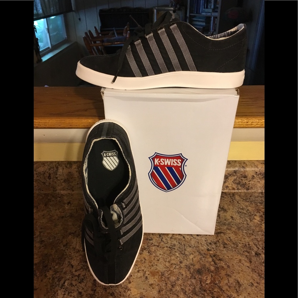 NIB Men’s K•Swiss Classic Lite Low Sneakers Size 9
